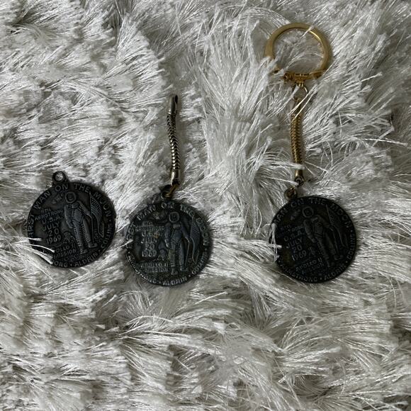 First Man on Moon Commemorative Keychain July 1969 Apollo Mission II - Picture 1 of 7